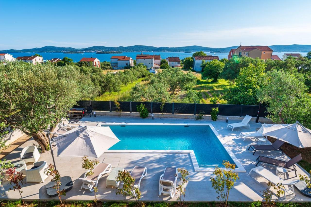 Crowonder Sun Dance Apartments With Heated Swimming Pool Seaview And Garden Sveti Filip i Jakov Esterno foto