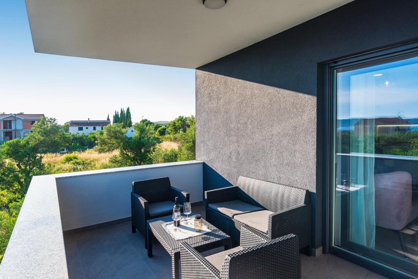 Crowonder Sun Dance Apartments With Heated Swimming Pool Seaview And Garden Sveti Filip i Jakov Esterno foto